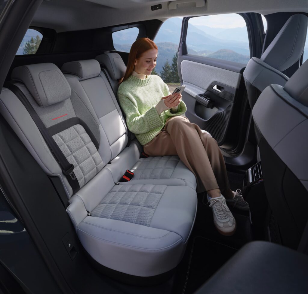 Segunda fila del Citroën C5 Aircross, en una imagen oficial de la marca.