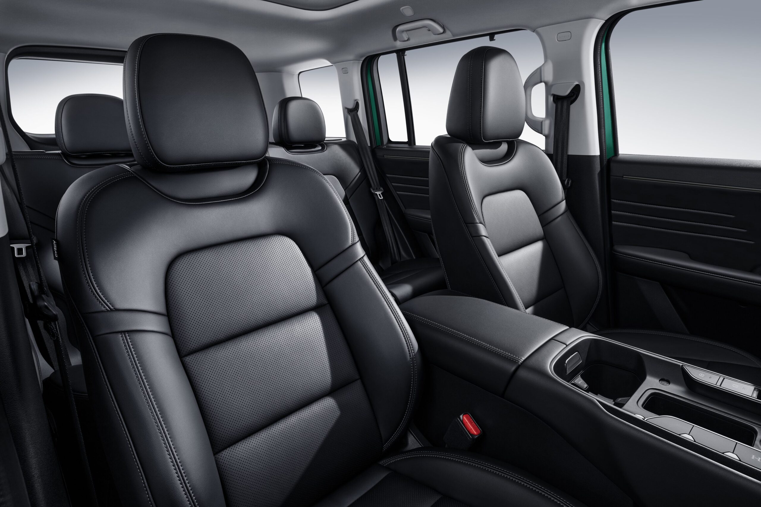 Asientos delanteros y segunda fila del GWM Haval H7 Max