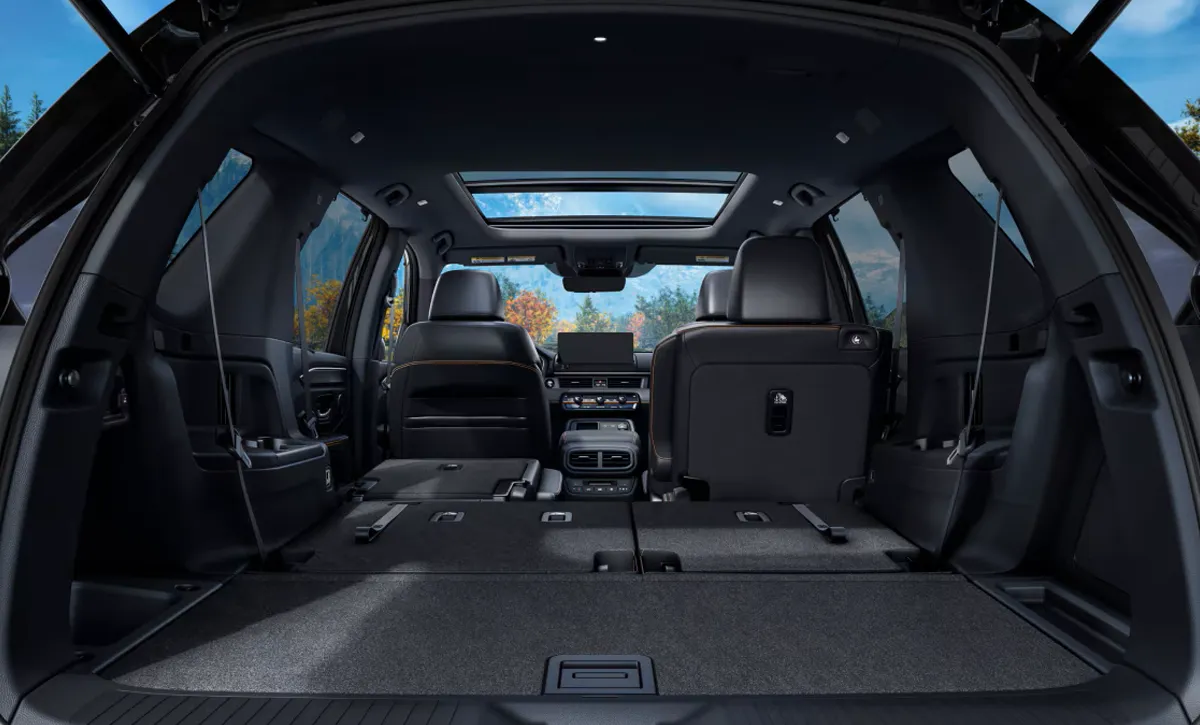 Maletero de la Honda Pilot 2026 con los asientos posteriores abatidos