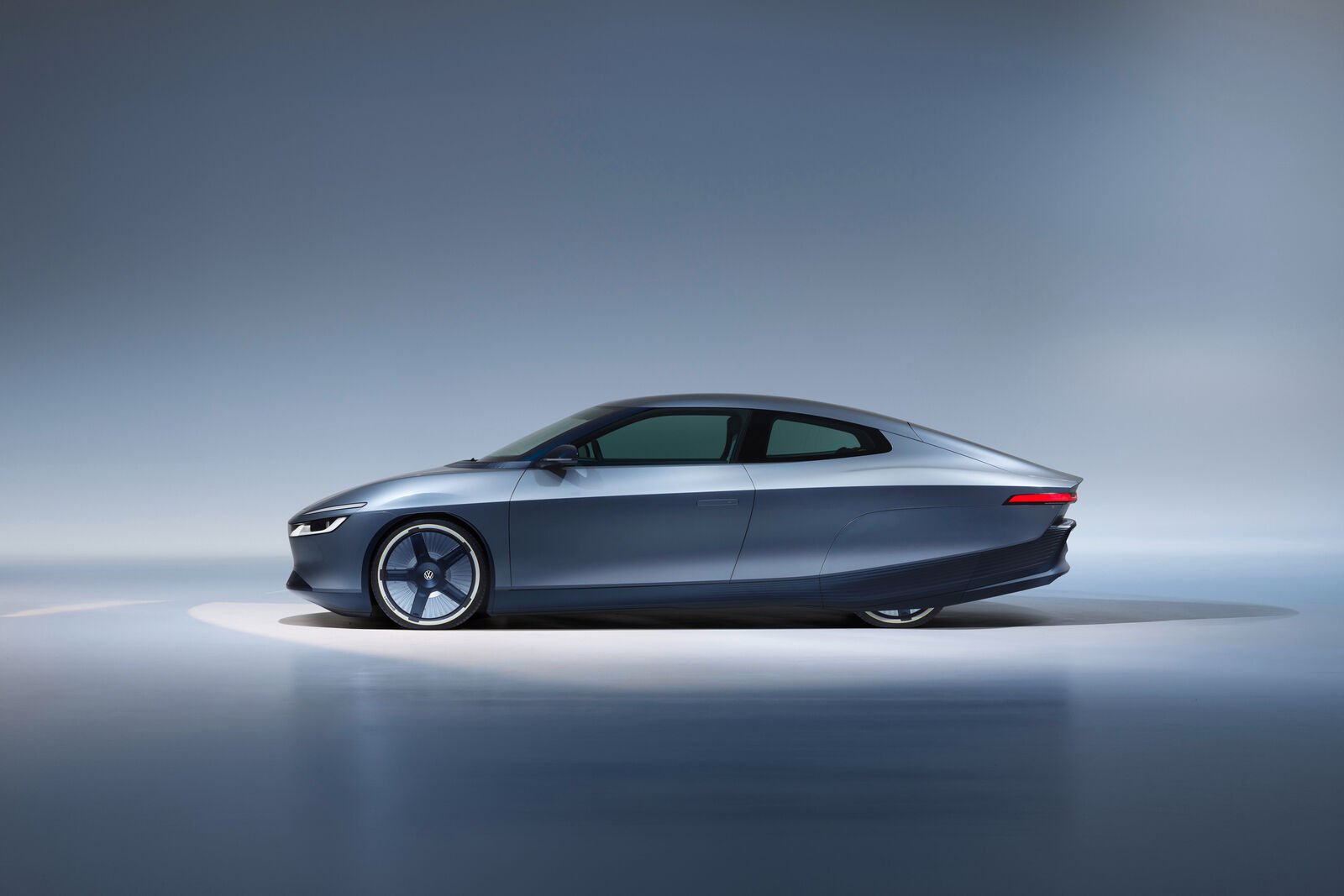 Volkswagen Mission Efficiency eléctrico visto de perfil