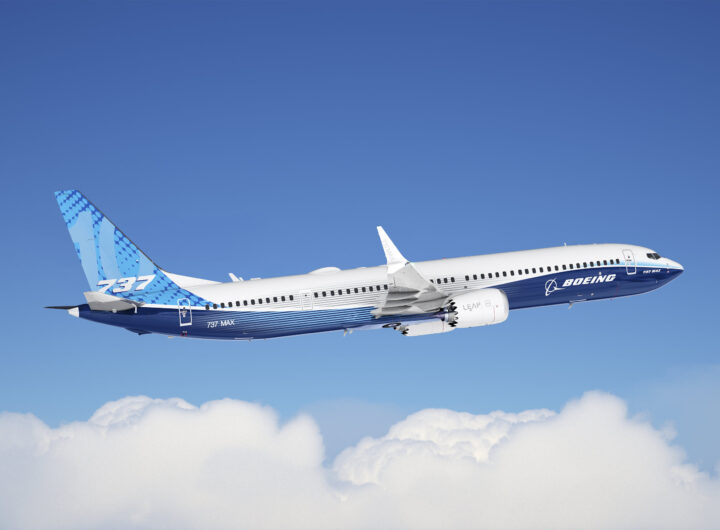 Boeing 737 MAX 10 en vuelo tras la certificación de la FAA