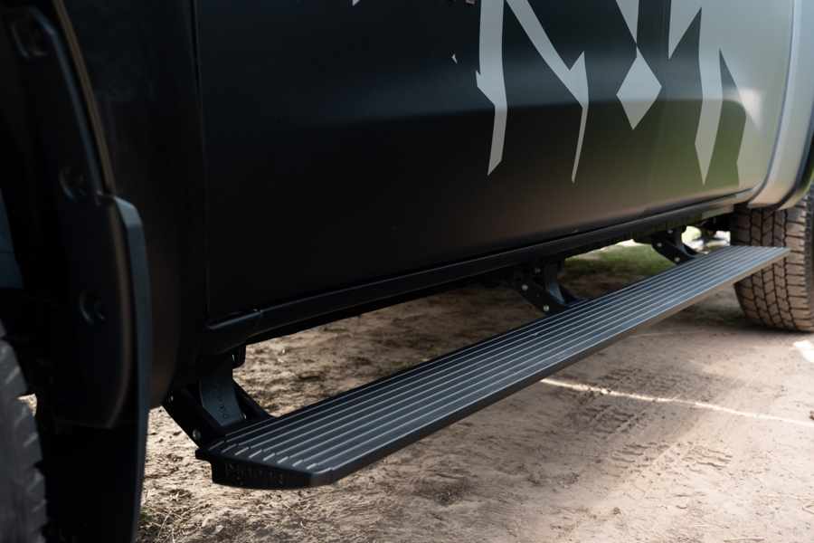 Pisadera eléctrica Mopar desplegada en RAM Dakota
